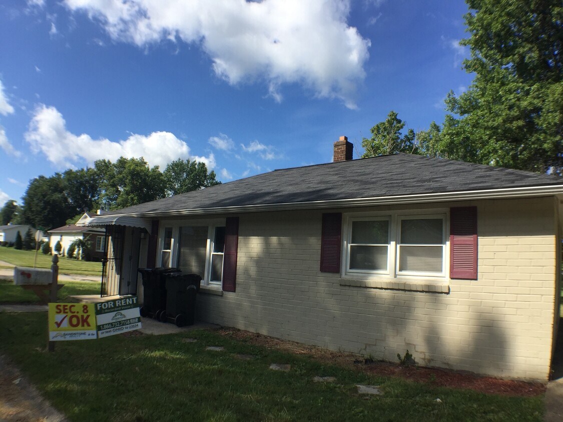 Primary Photo - Midview School District - 2 Bedroom single...