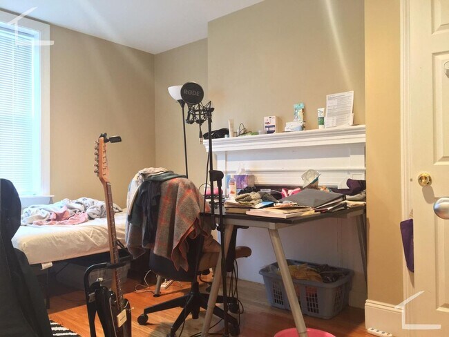 Foto del edificio - HOT BROOKLINE LISTING!!!!!