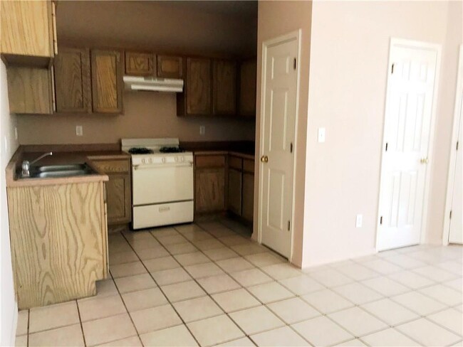 Building Photo - 6405 Salas Ln