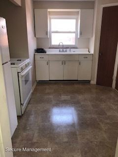 Foto del edificio - 2 br, 1 bath House - 490 E222nd St.
