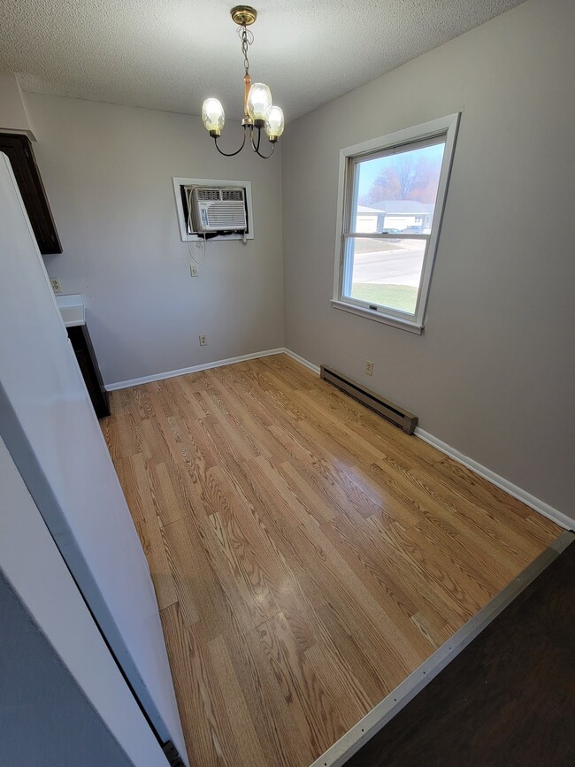 Building Photo - **FALL MOVE-IN SPECIAL** 2 Bedroom | 1 Bat...