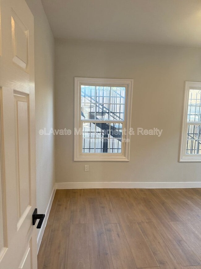 Foto del edificio - 1607 W 49th St