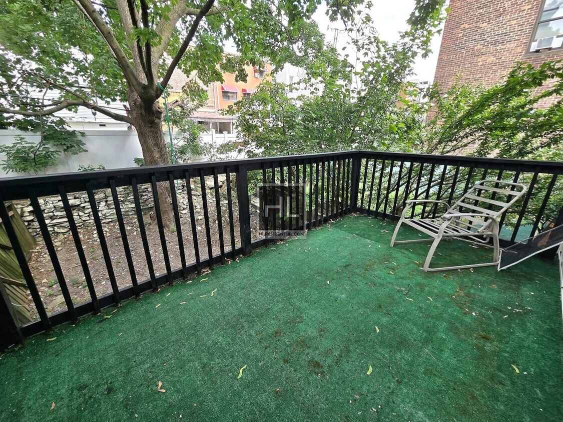 Primary Photo - ROSEDALE AVENUE