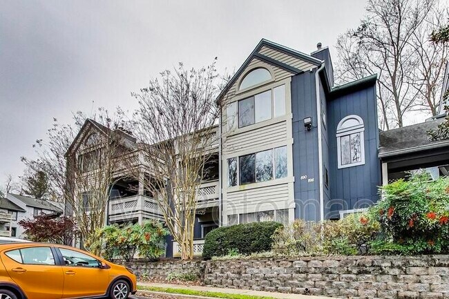 Foto del edificio - 896 Windbrooke Dr