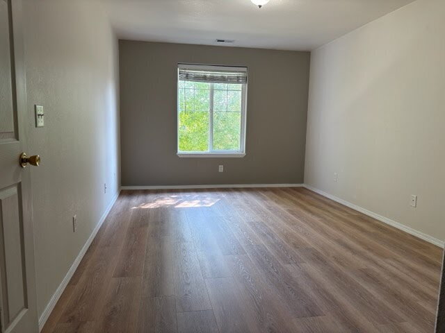 Foto del edificio - 825 Forest Glen #E