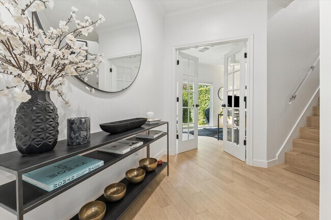 Foto del edificio - 2224 Mid Ln