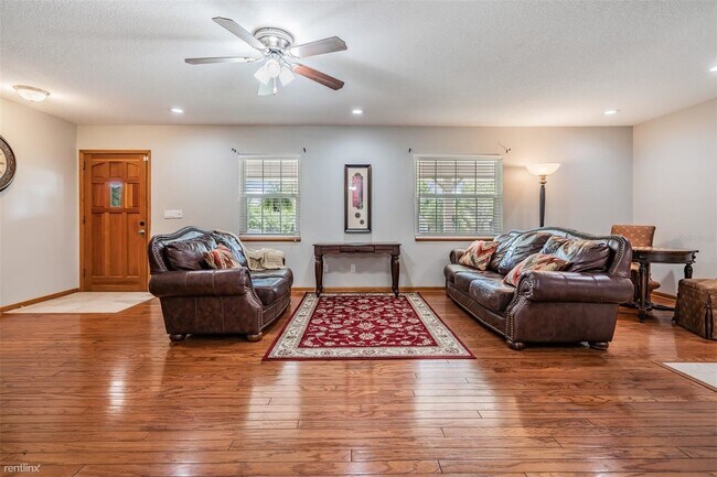 Foto del edificio - 2 br, 2 bath House - 36939 R Center Avenue