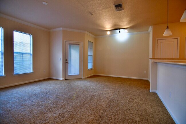 Foto del edificio - 8290 Gate Pkwy W