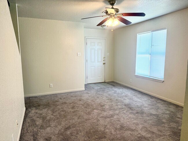 Foto del edificio - 5202 Daybreak Cir