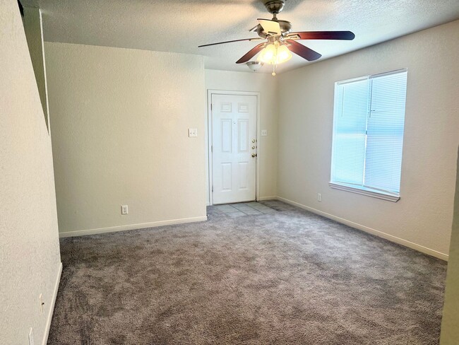 Building Photo - 5202 Daybreak Cir