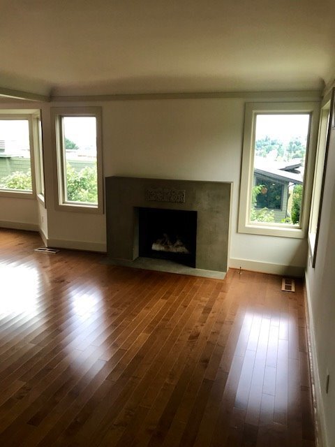 Building Photo - Queen Anne Home