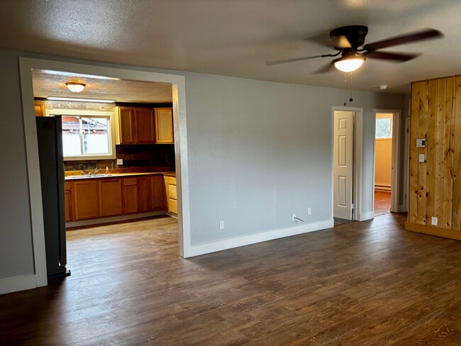 Foto del edificio - 248 Tamarack Ln