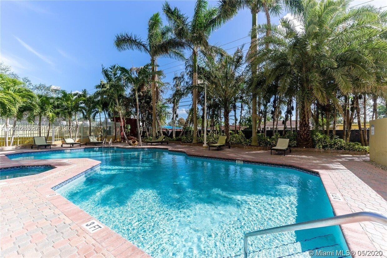 Foto del edificio - 3500 Coral Way