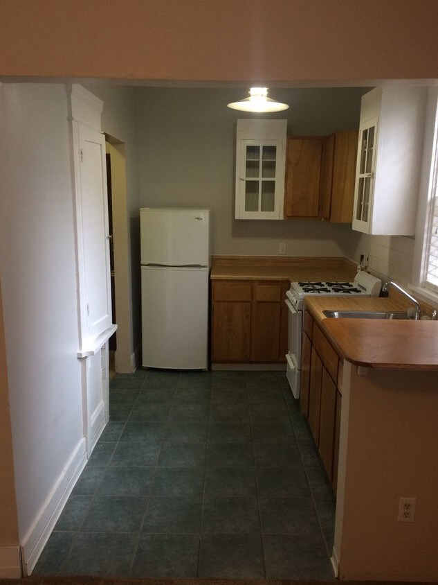 Building Photo - 441 W 2nd St