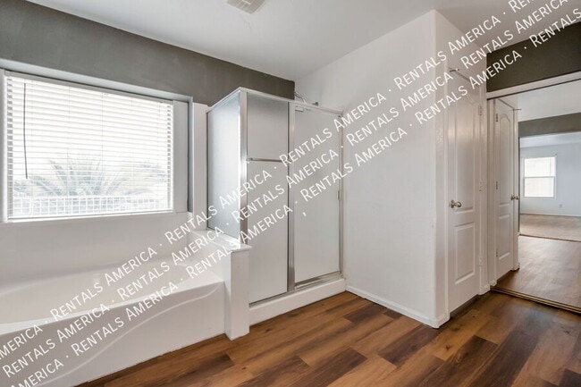 Building Photo - 629 E Saddle Way