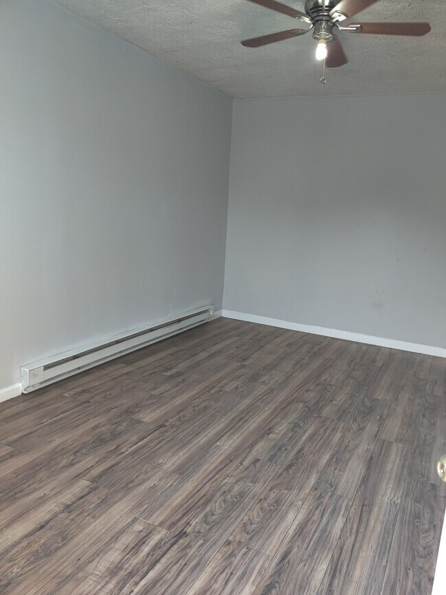 Building Photo - 2430 S Frazier St