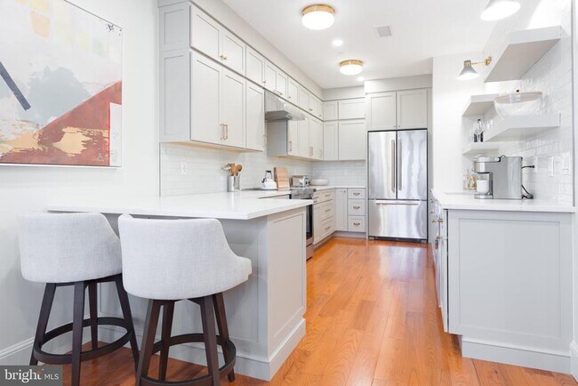 Foto del edificio - 1641 R St NW