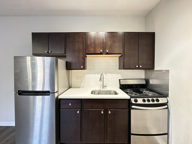 Foto del edificio - 1621 N Humboldt Blvd