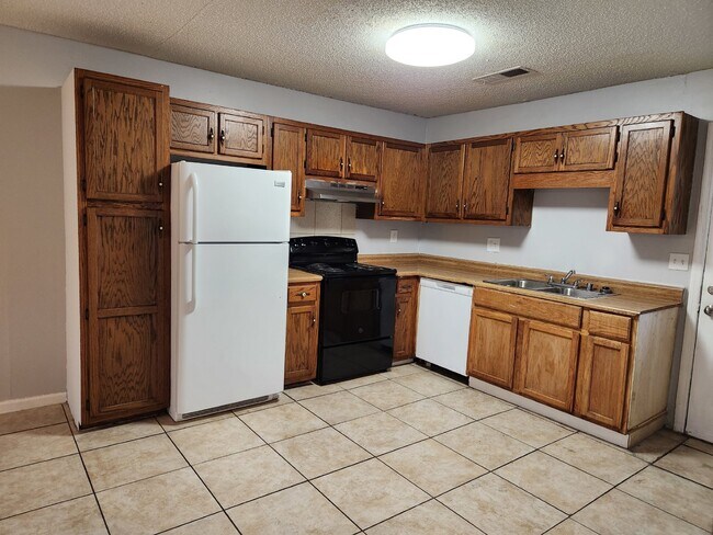 Foto del edificio - Coming soon!!! 2-Bedroom Apartment in Prime Decatur Location - Don't Miss Out!