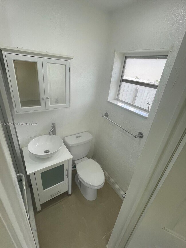 Building Photo - 12520 W Randall Park Dr