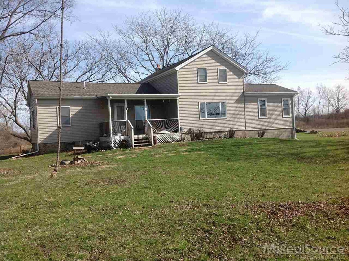 Primary Photo - 8891 Almont Rd