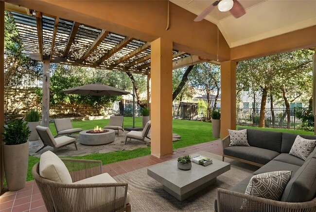 Building Photo - 12208 Fairway Cove