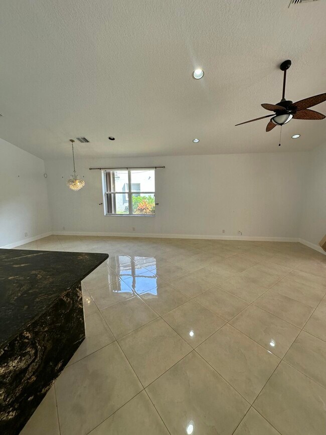 Foto del edificio - 21698 Abington Ct