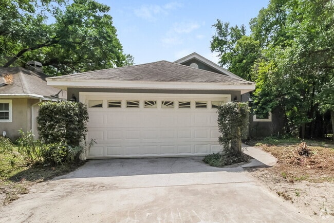 Building Photo - 31074 Lochmore Cir