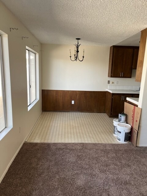 Dining room - 4473 Mississippi St