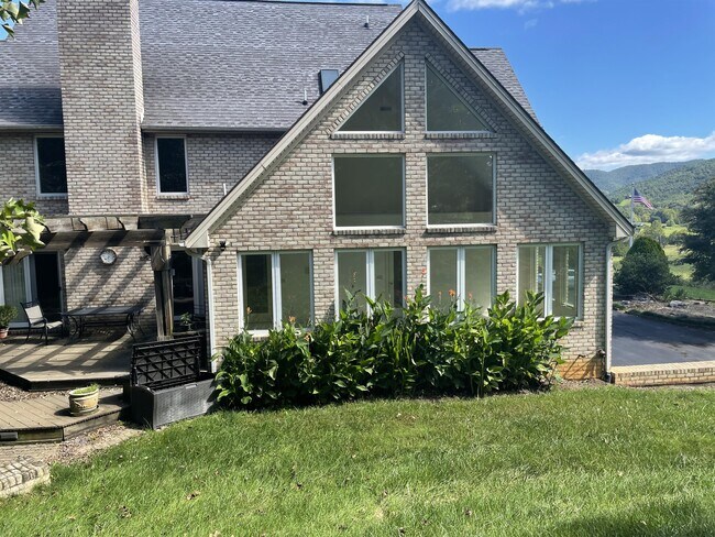 Foto del edificio - 855 Deercroft Dr