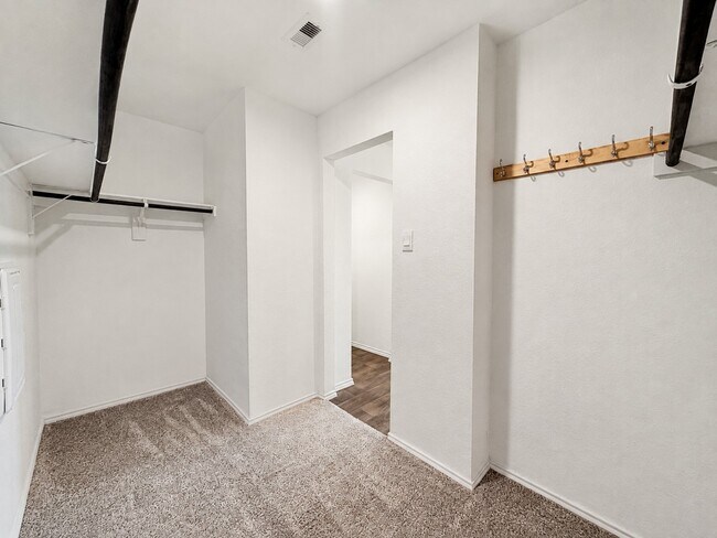 Foto del edificio - 21518 Corsica Cv Ct