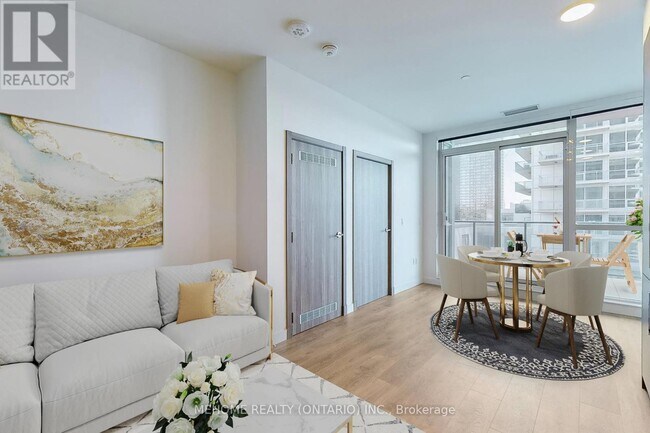 Photo du bâtiment - 506-525 MCMAHON Dr