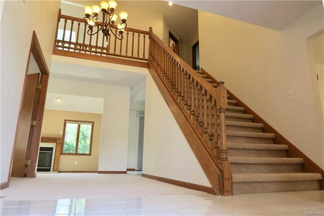 Building Photo - 7233 Oakwood Dr
