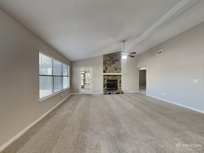 Foto del edificio - 7084 Swamp Flower Ln