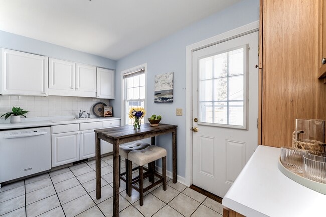 Foto del edificio - 511 Donna Dr