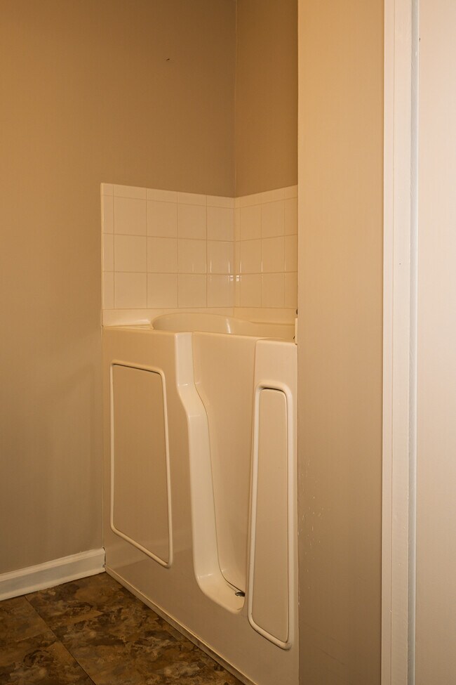 Foto del edificio - 2655 Merry Rd