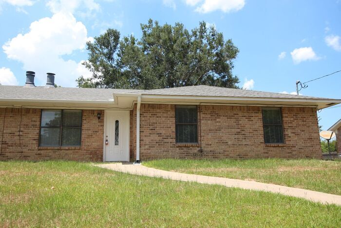 Primary Photo - Cute 3 bedroom 2 bath duplex in Flint!