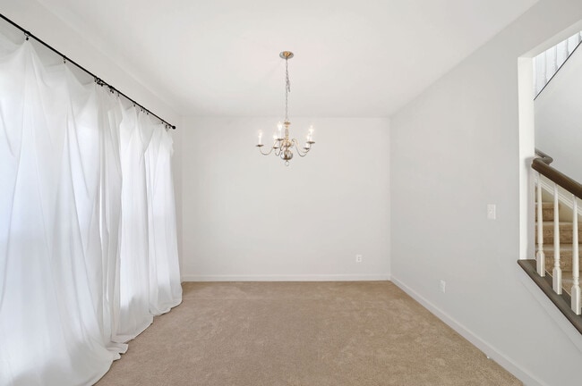 Building Photo - 30 Jeanette Ct