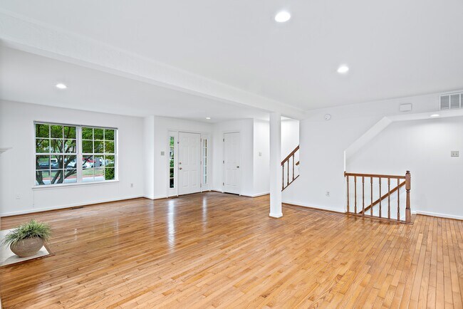 Building Photo - 5239 Lightfoot Path