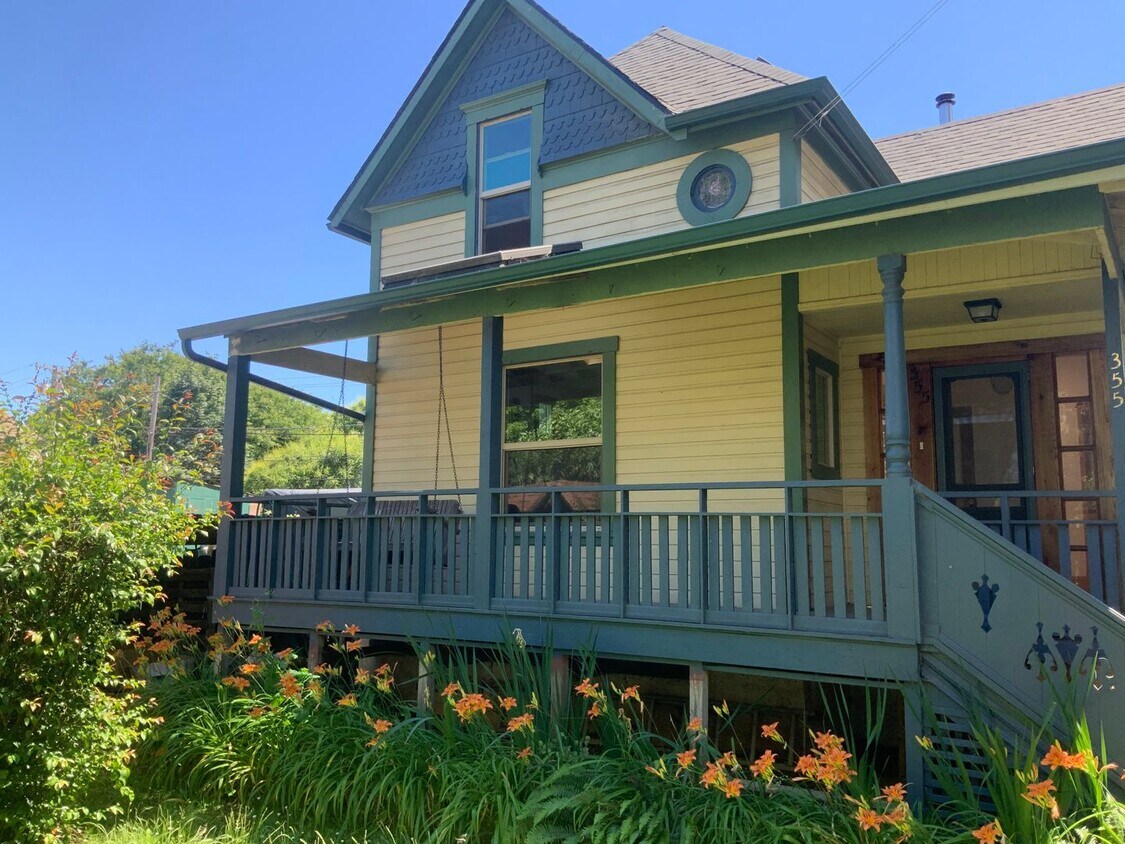 Primary Photo - 3 Bedroom House in Whiteaker Market District
