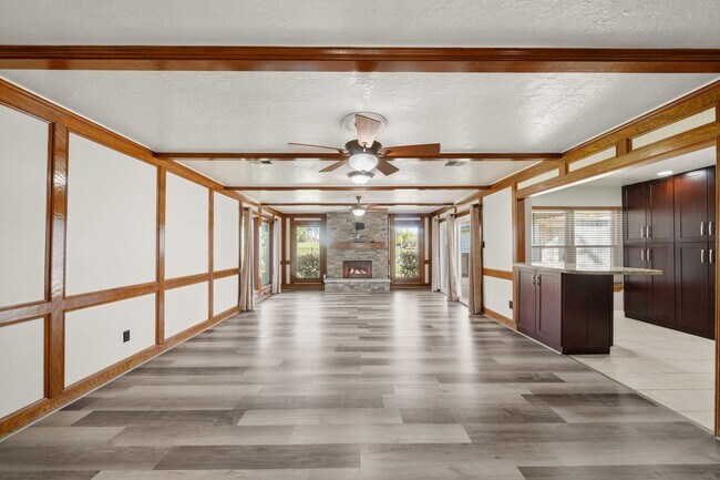 Foto del edificio - 3002 Hampton Dr