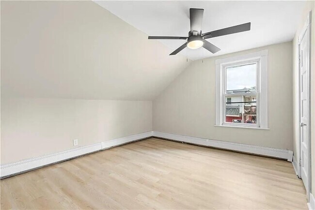 Foto del edificio - 715 Elm St