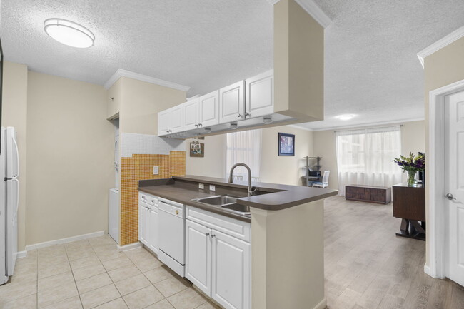 Building Photo - 17125 N Bay Rd