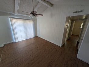 Building Photo - 1138 Clinton Rd