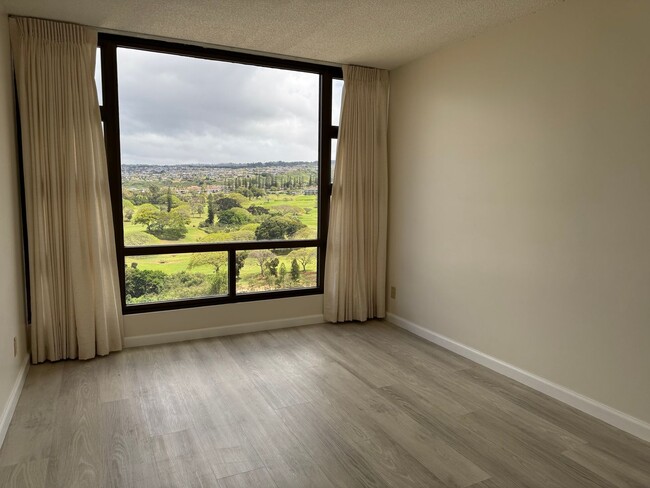 Building Photo - Pearl Regency #2107