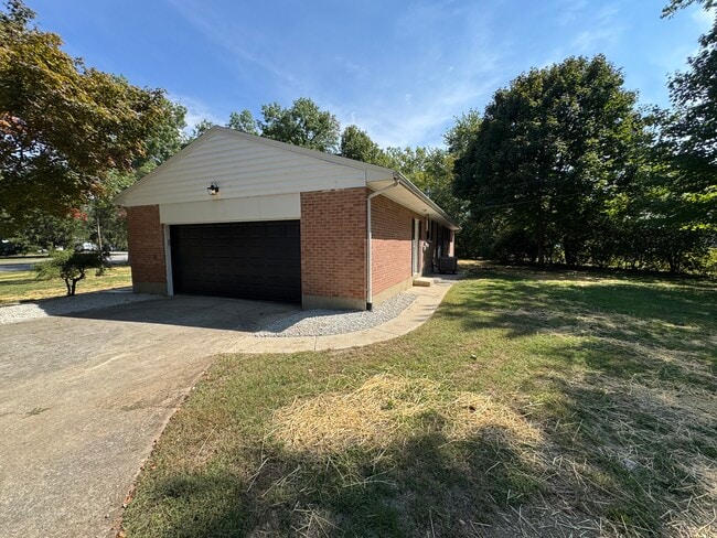 Foto del edificio - 5200 Winterhill Ct
