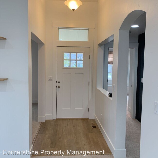 Foto del edificio - 3 br, 2 bath House - 2077 N Snowfield Ave