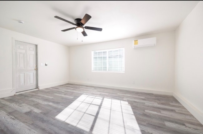 Building Photo - 4344 Keeler Ave