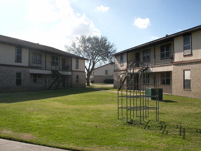 Building Photo - South Point Apartments