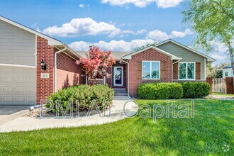 Building Photo - 2431 E Eastridge St